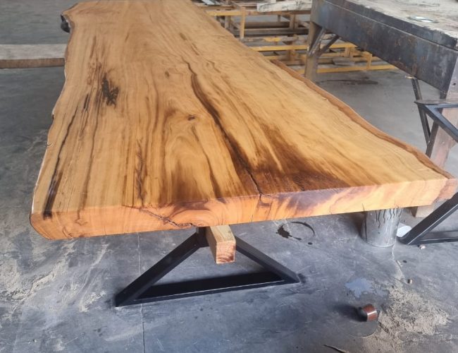 Live Edge Simple Dining Table